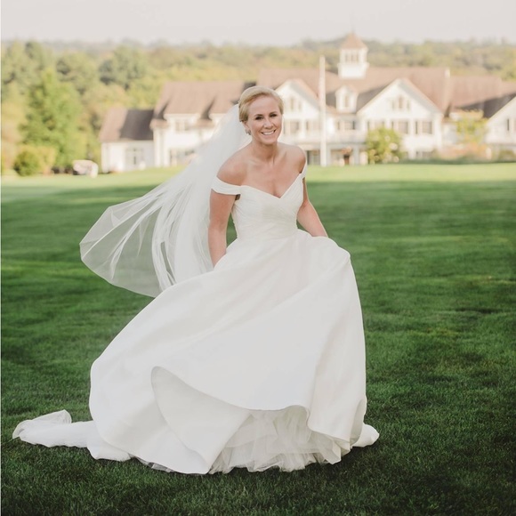 Meet your Posher, Kelly - Picture 1 of 2